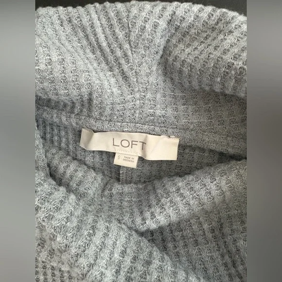 NWOT Loft Light Gray Turtleneck Waffle Knit Sweater, Size S - Picture 5 of 5